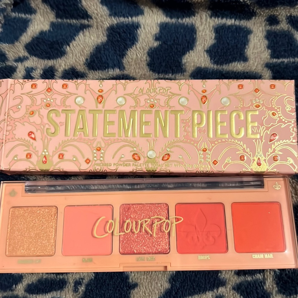 BNIB Colourpop statement piece palette
